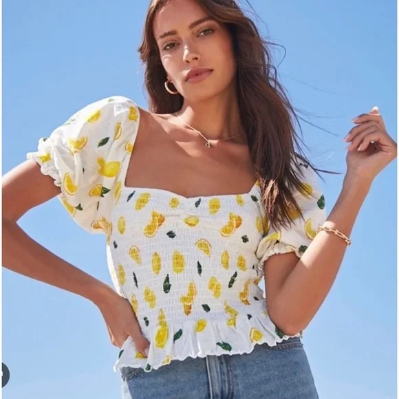 NWT Forever 21 Smocked Lemon Print cropped top cottagecore 100% cotton S novelty - Picture 1 of 9